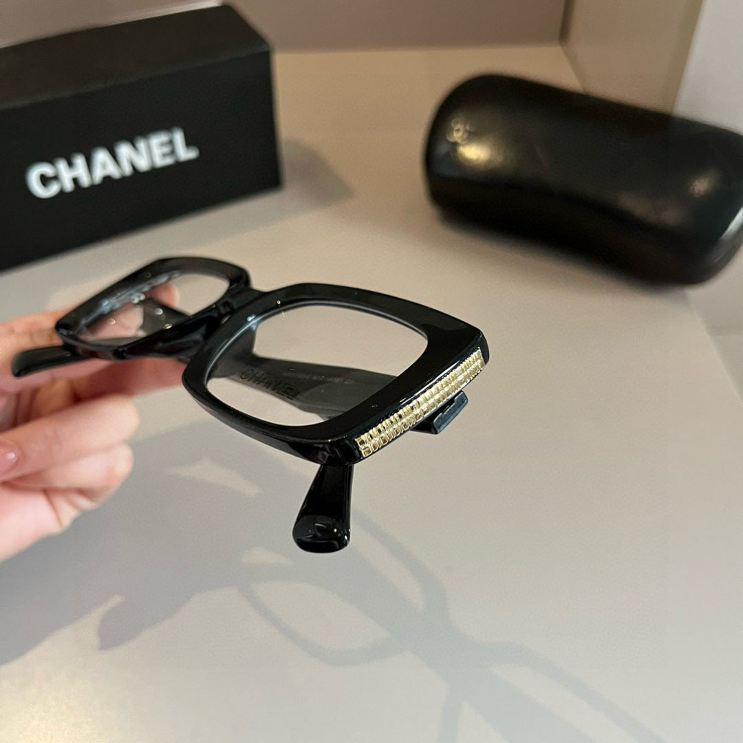 Chanel Oversized Silver Lens Sunglasses for Men & Women - 867016 - detail image 9