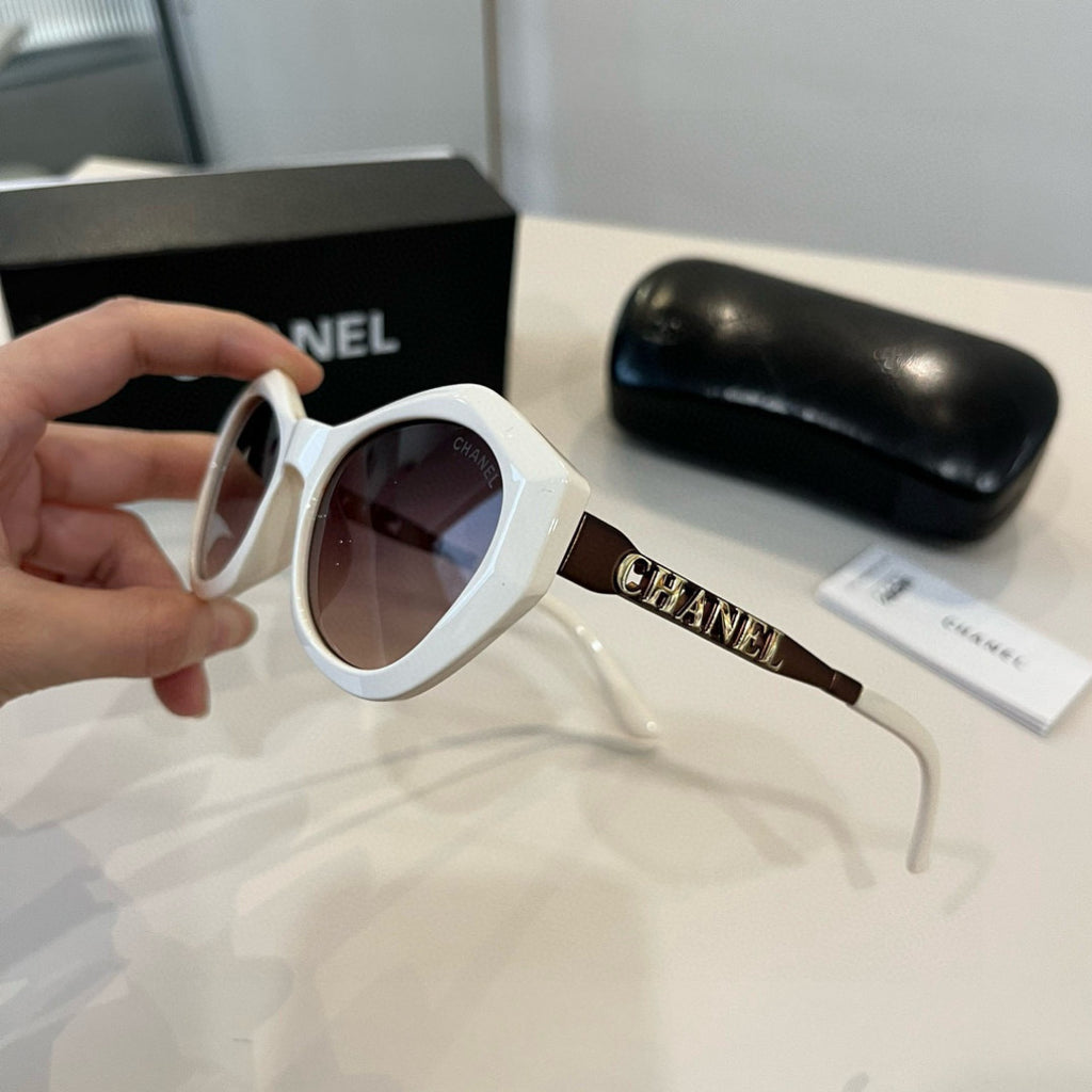 Chanel Fashion Red Lens Sunglasses for Men & Women - 867018 - detail image 4