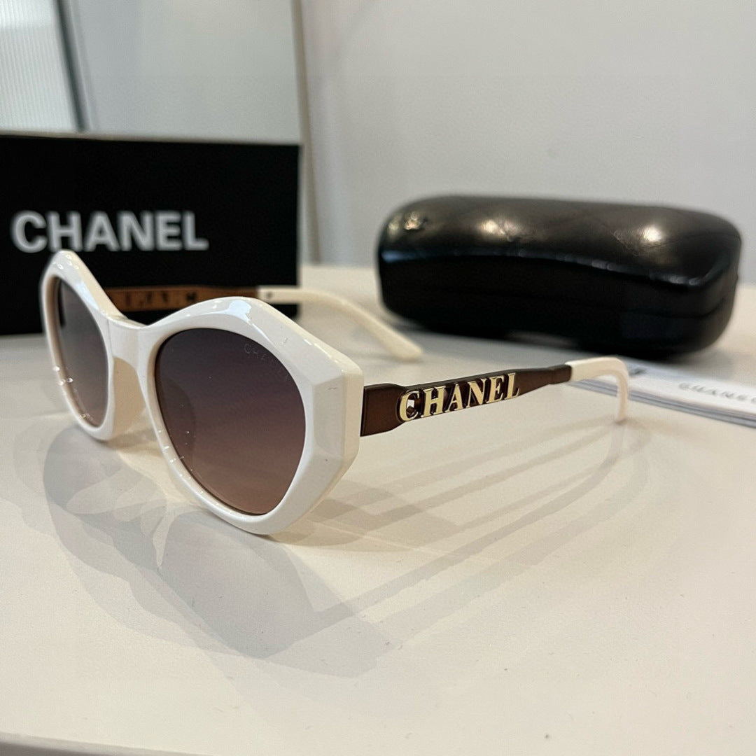 Chanel Fashion Red Lens Sunglasses for Men & Women - 867018 - detail image 3