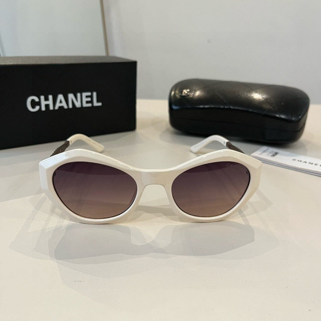 Chanel Fashion Red Lens Sunglasses for Men & Women - 867018 - detail image 2