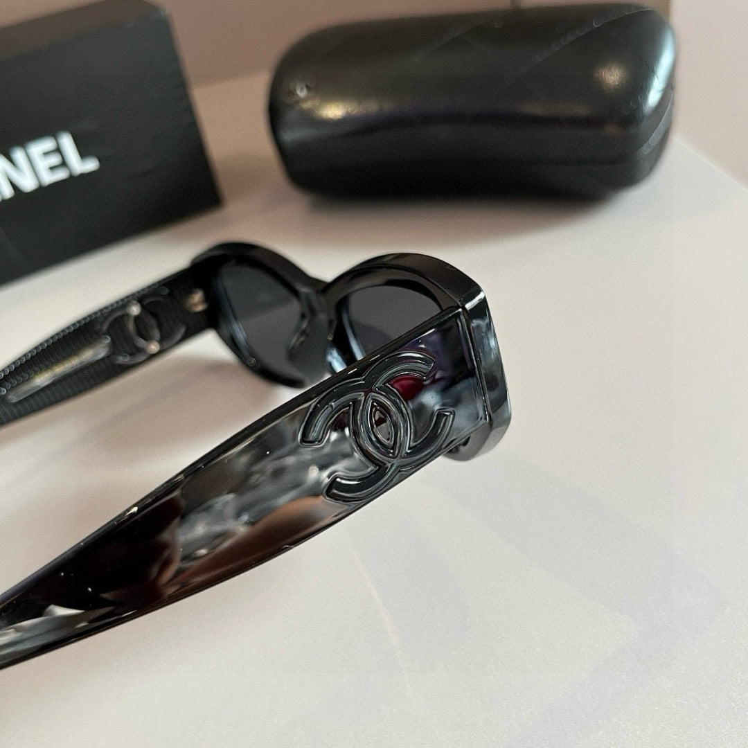 Chanel Oversized Silver Lens Sunglasses for Men & Women - 867026 - detail image 2