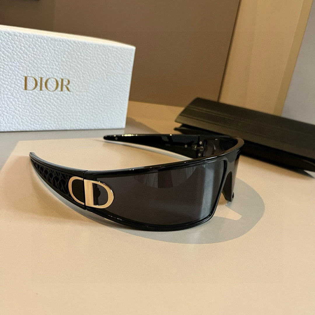 Dior Fashion Gold Lens Sunglasses for Men & Women - 371872