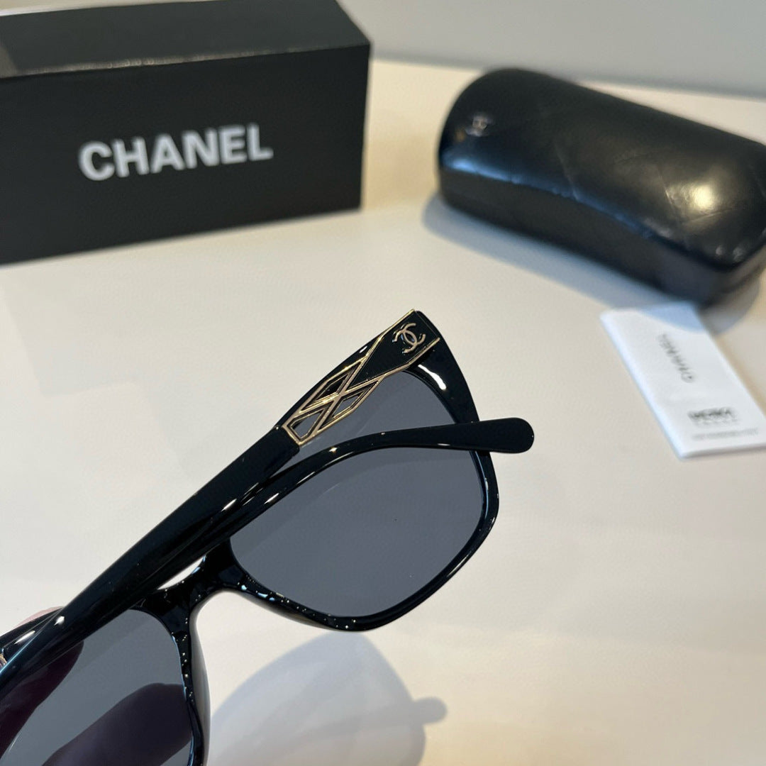 Chanel Oversized Black Lens Sunglasses for Men & Women - 371795 - detail image 7