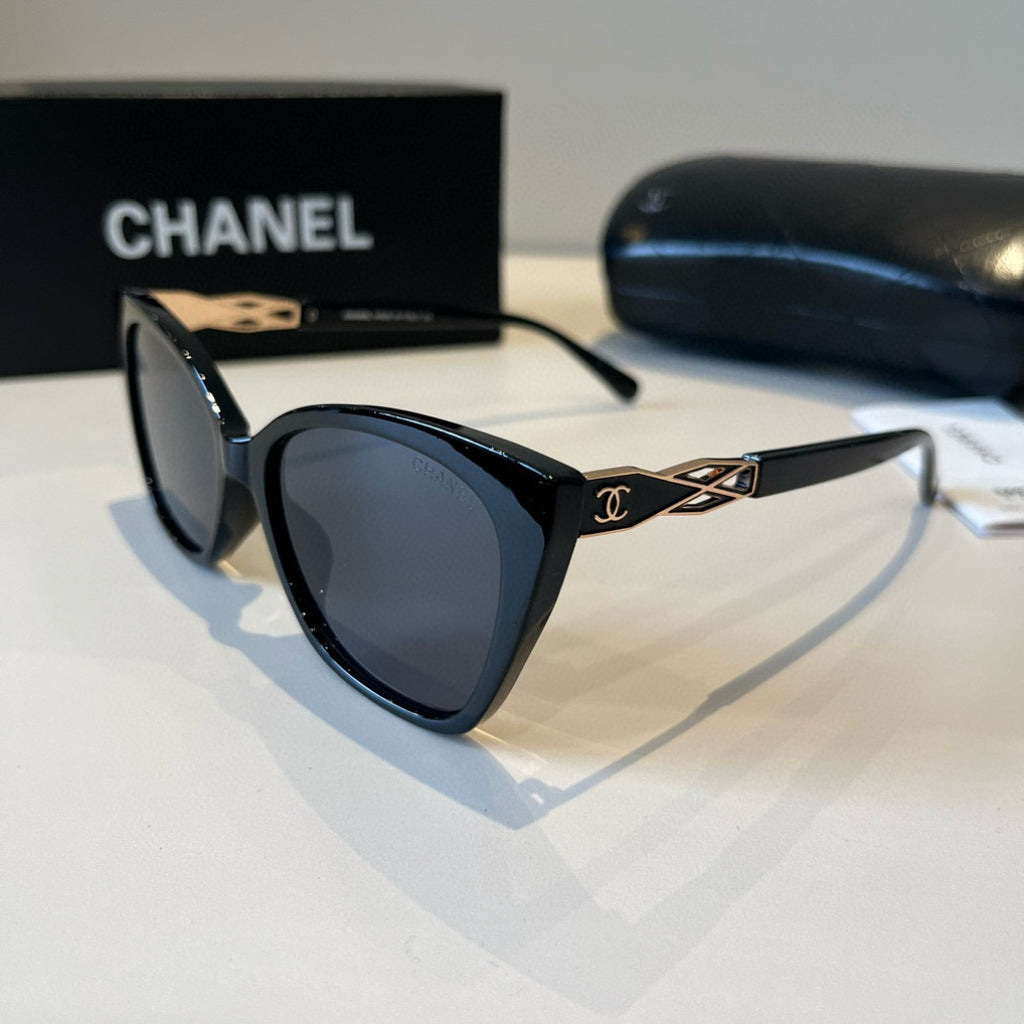 Chanel Oversized Black Lens Sunglasses for Men & Women - 371795 - detail image 3
