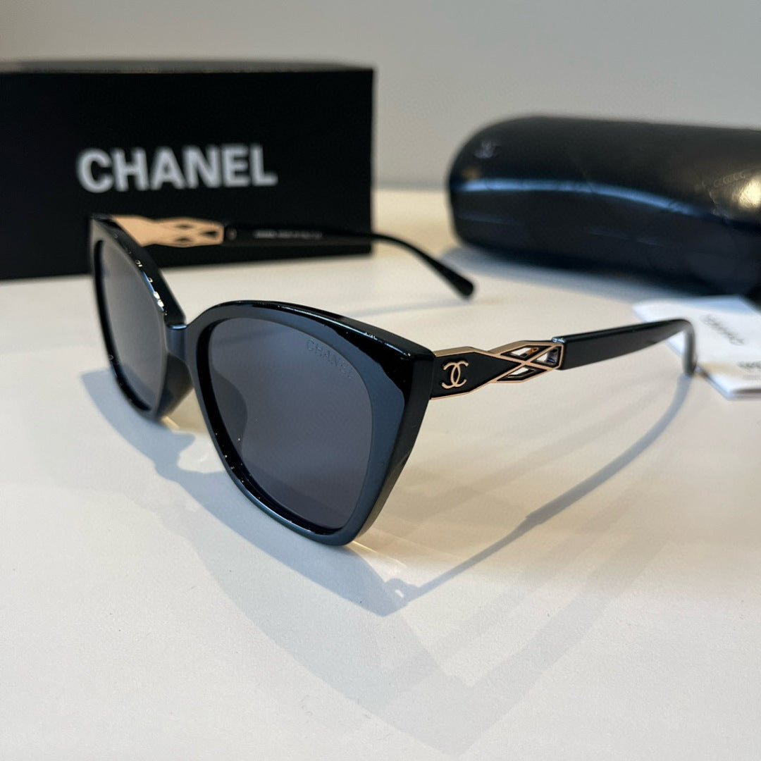 Chanel Oversized Black Lens Sunglasses for Men & Women - 371795 - detail image 3