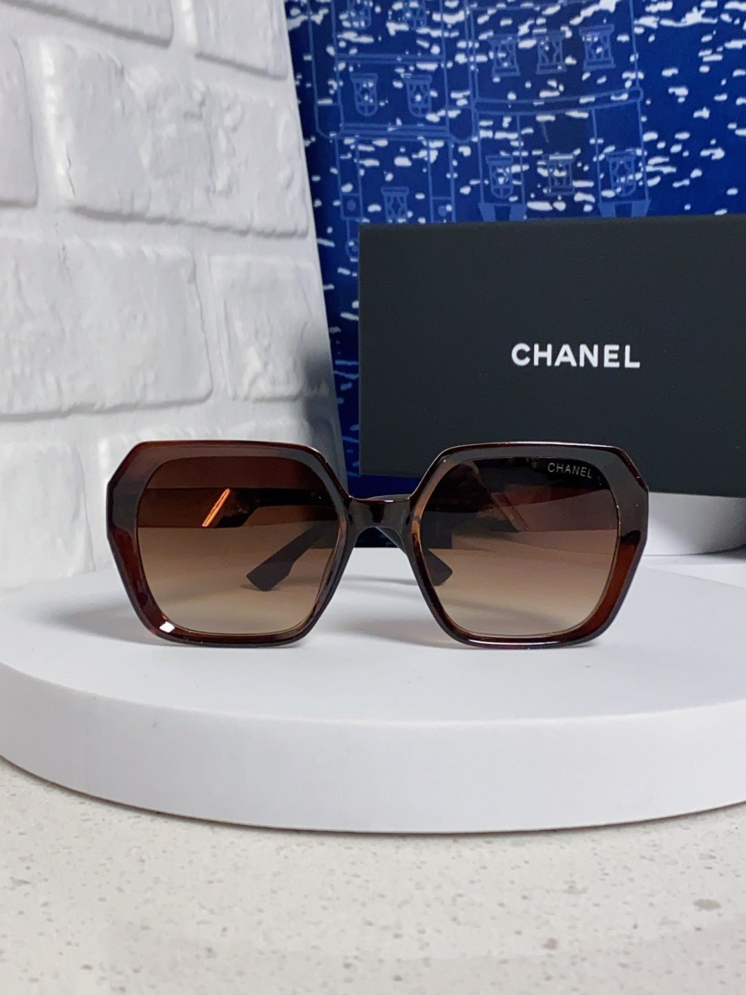 Chanel Polarized Square Red Lens Sunglasses for Women - 158380 - detail image 2
