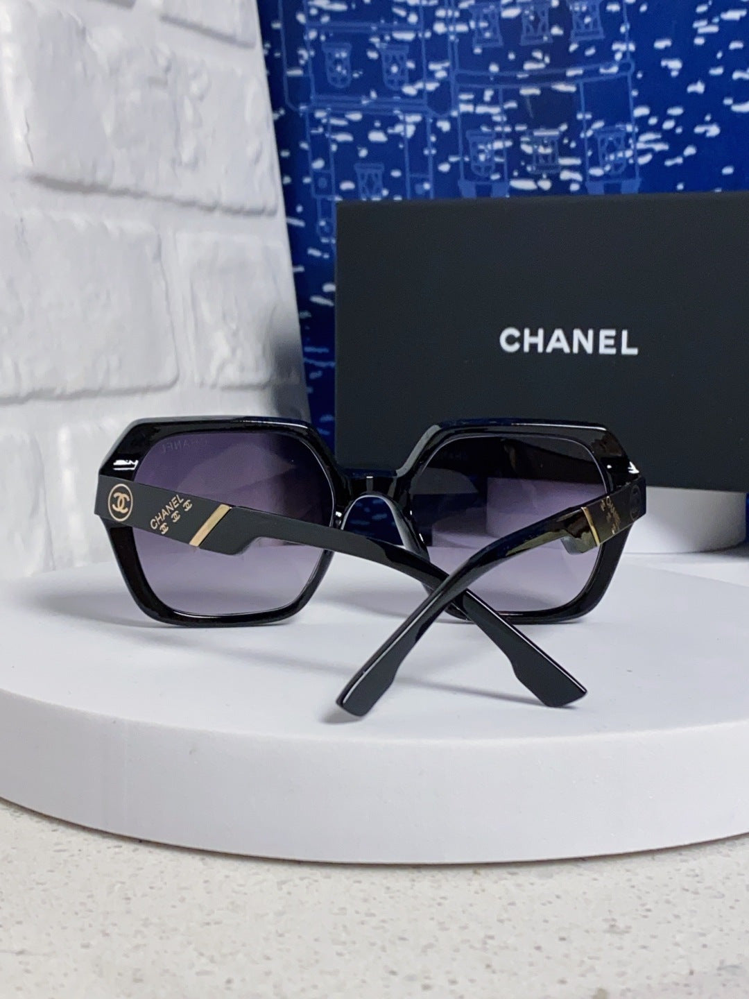 Chanel Polarized Square Gray Lens Sunglasses for Women - 158381 - detail image 3