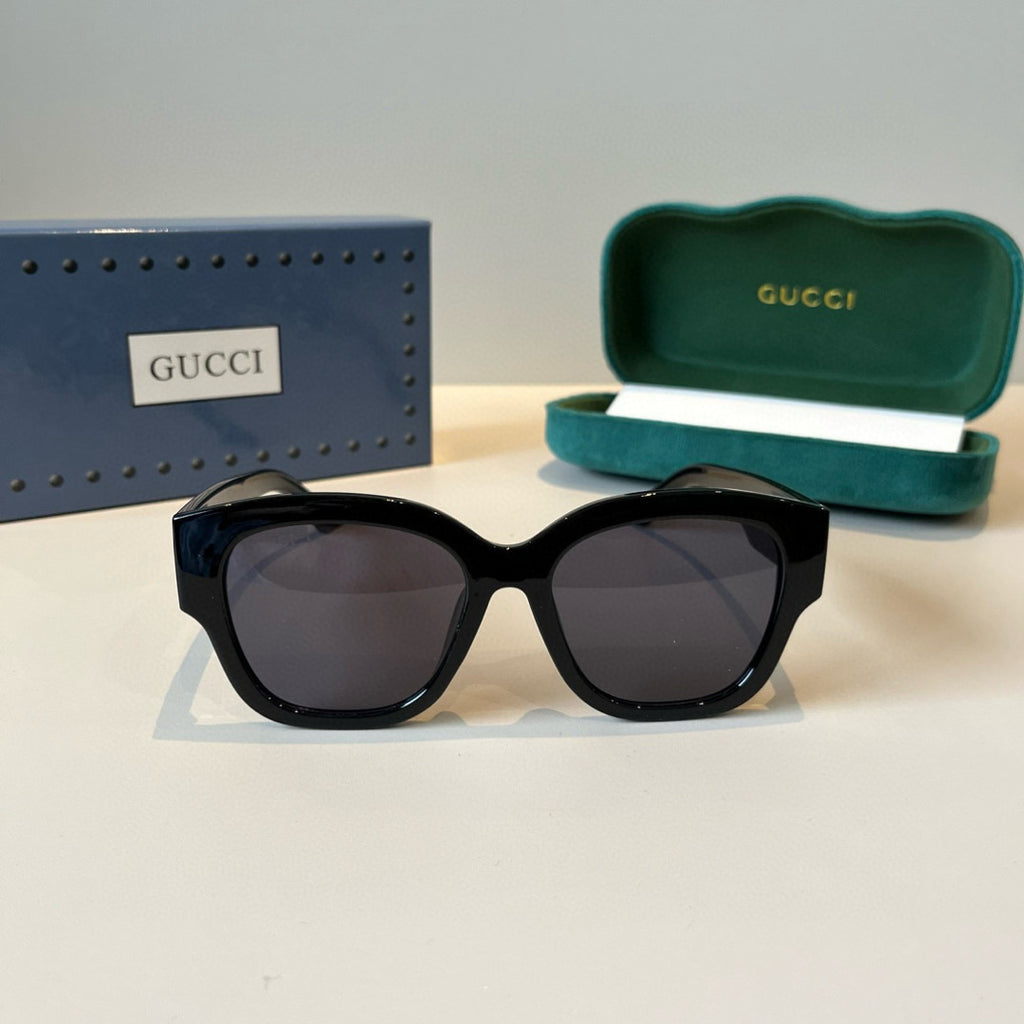 Gucci Oversized Black Lens Sunglasses for Men & Women - 398375 - detail image 2
