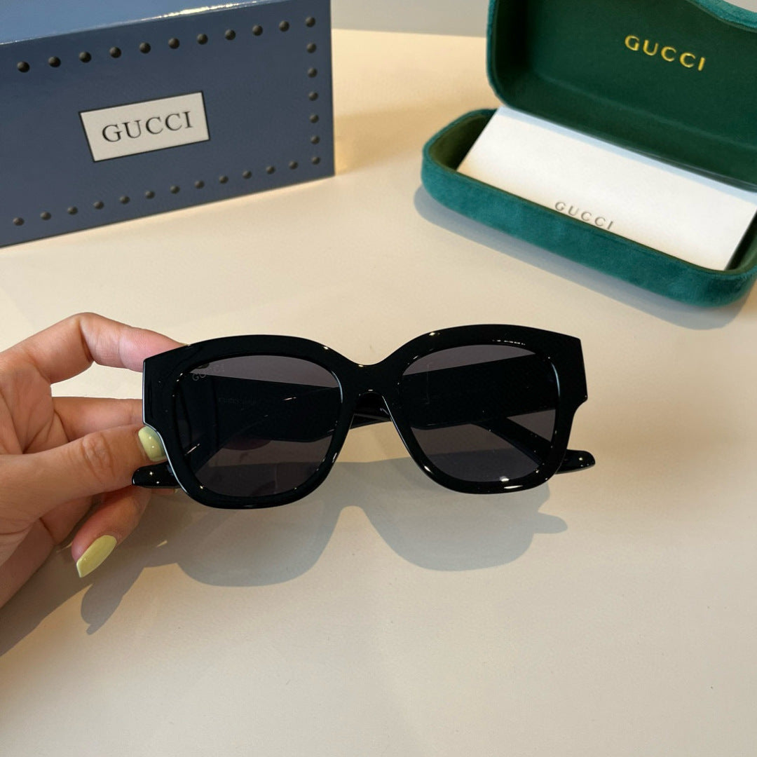 Gucci Oversized Black Lens Sunglasses for Men & Women - 398375 - detail image 4