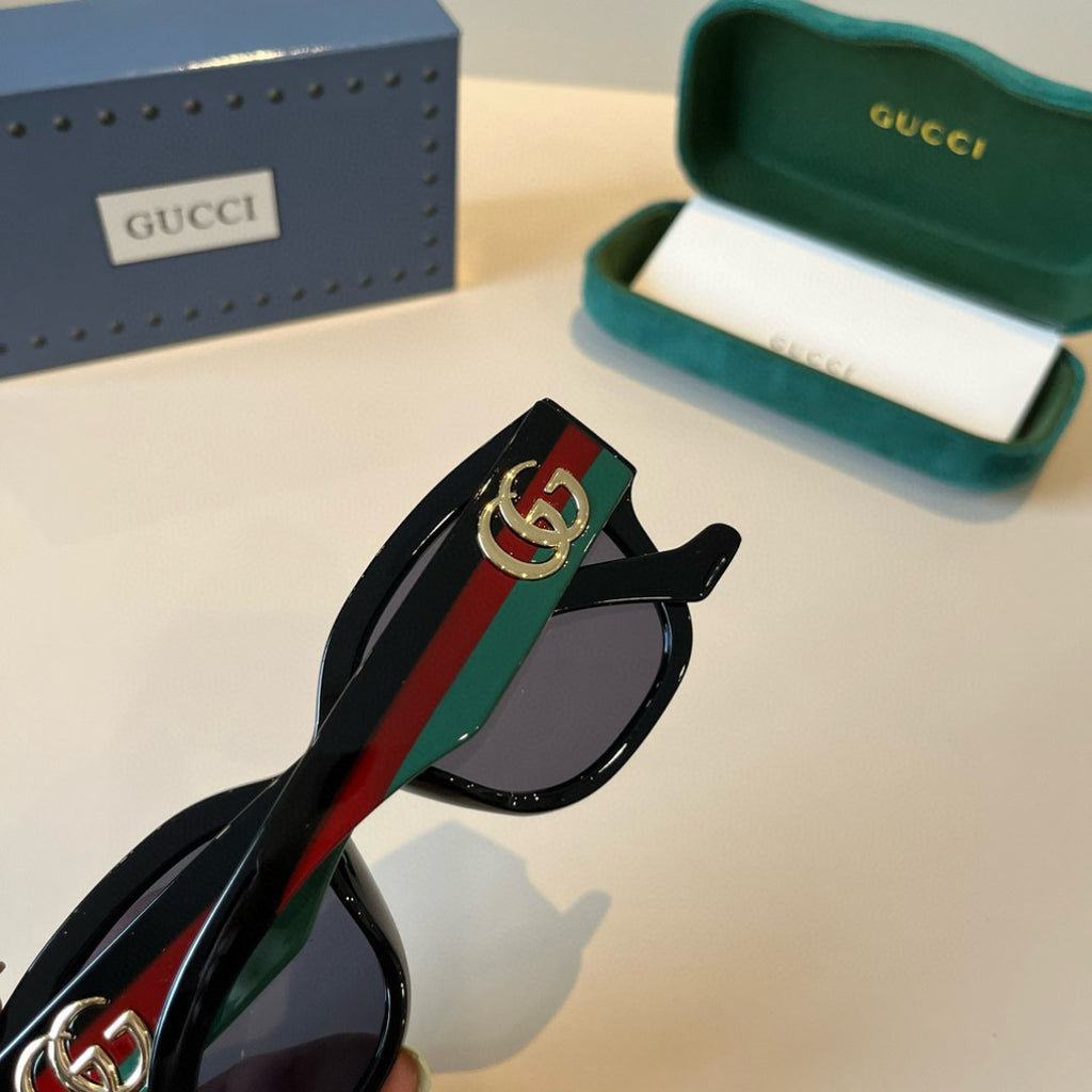 Gucci Oversized Black Lens Sunglasses for Men & Women - 398376 - detail image 6