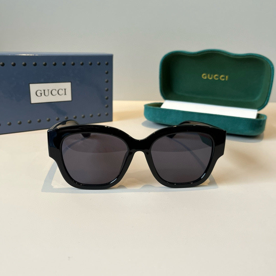 Gucci Oversized Black Lens Sunglasses for Men & Women - 398376 - detail image 2