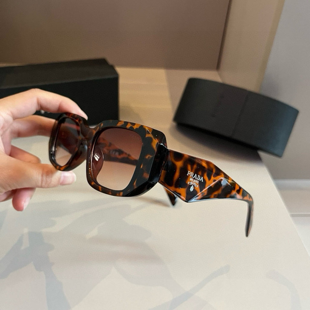 Prada SPR17WF Fashion Brown Lens Sunglasses for Men & Women - detail image 4
