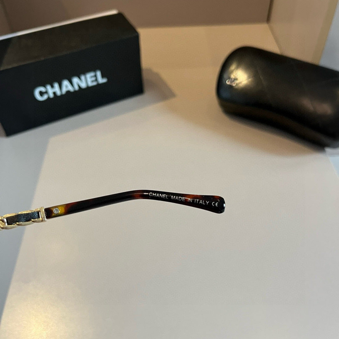 Chanel Oversized Silver Lens Sunglasses for Men & Women - 493544 - detail image 9