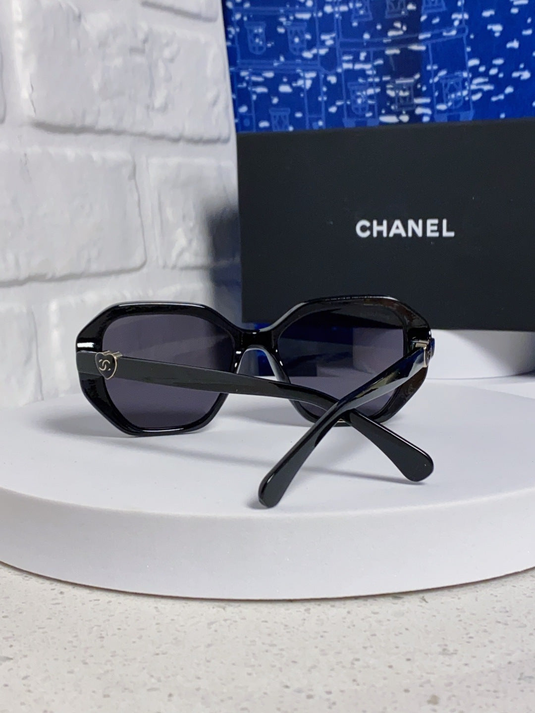 Chanel Round Gray Lens Sunglasses for Men & Women - detail image 3