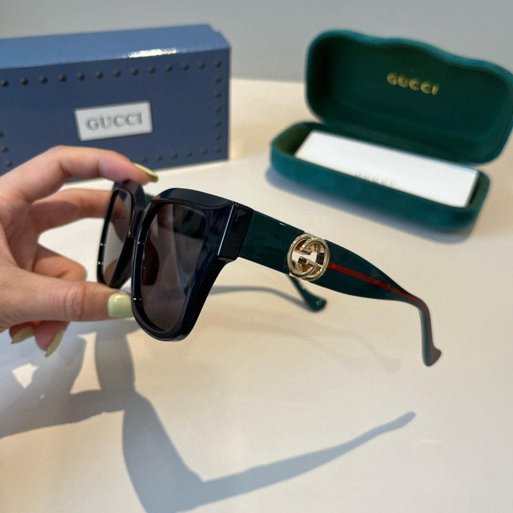 Gucci Oversized Black Lens Sunglasses for Men & Women - 448858 - detail image 4