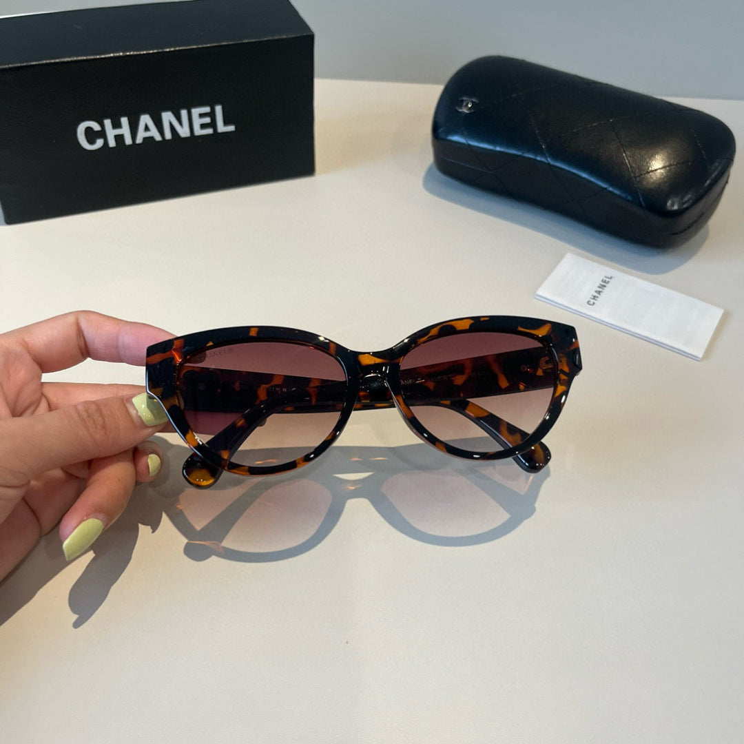 Chanel Fashion Black Lens Sunglasses for Men & Women - 382274 - detail image 4