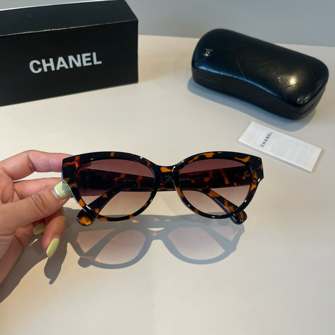 Chanel Fashion Black Lens Sunglasses for Men & Women - 382274 - detail image 5