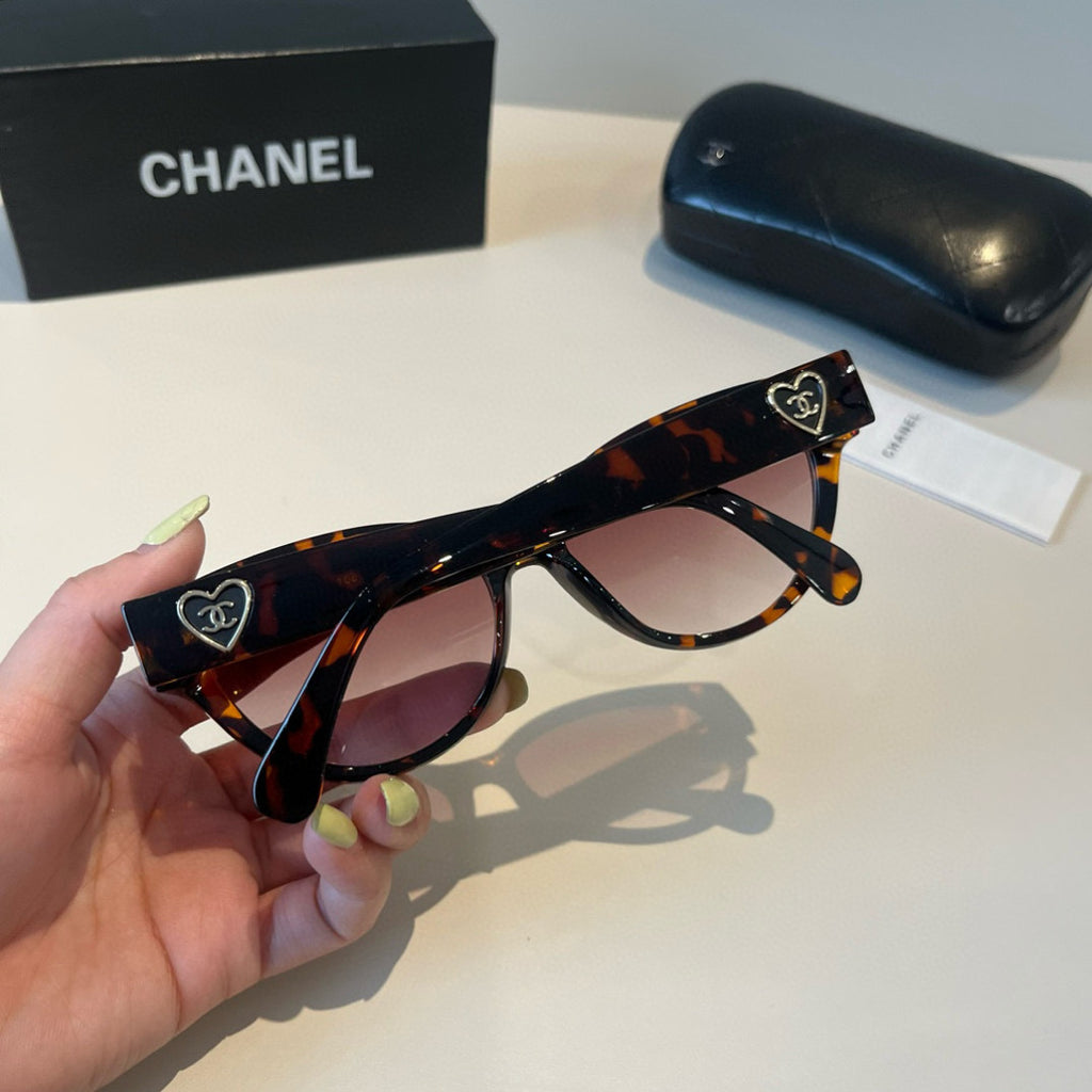Chanel Fashion Black Lens Sunglasses for Men & Women - 382274 - detail image 6