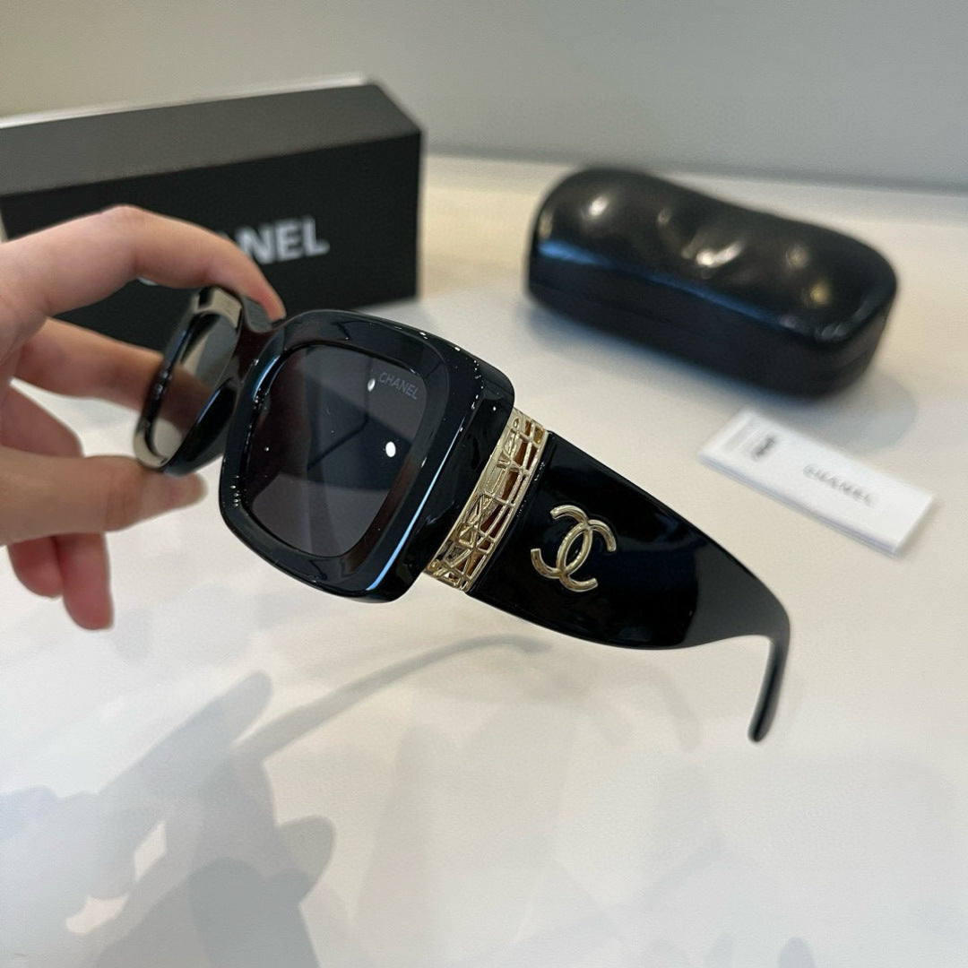 Chanel Fashion Black Lens Sunglasses for Men & Women - 382280 - detail image 4