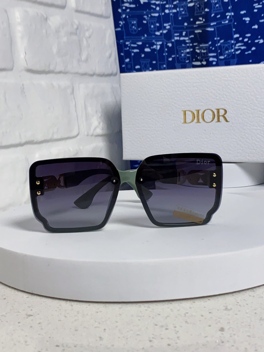 Dior Polarized Fashion Gray Lens Sunglasses for Men & Women - 398769 - detail image 2