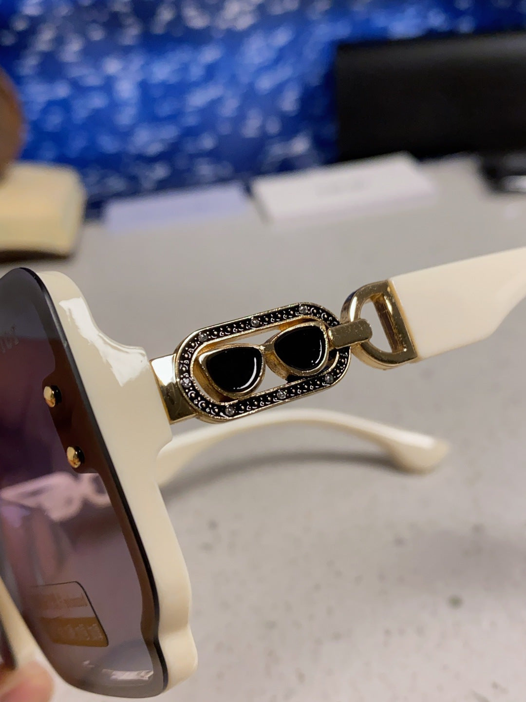 Dior Polarized Fashion Silver Lens Sunglasses for Men & Women - detail image 7