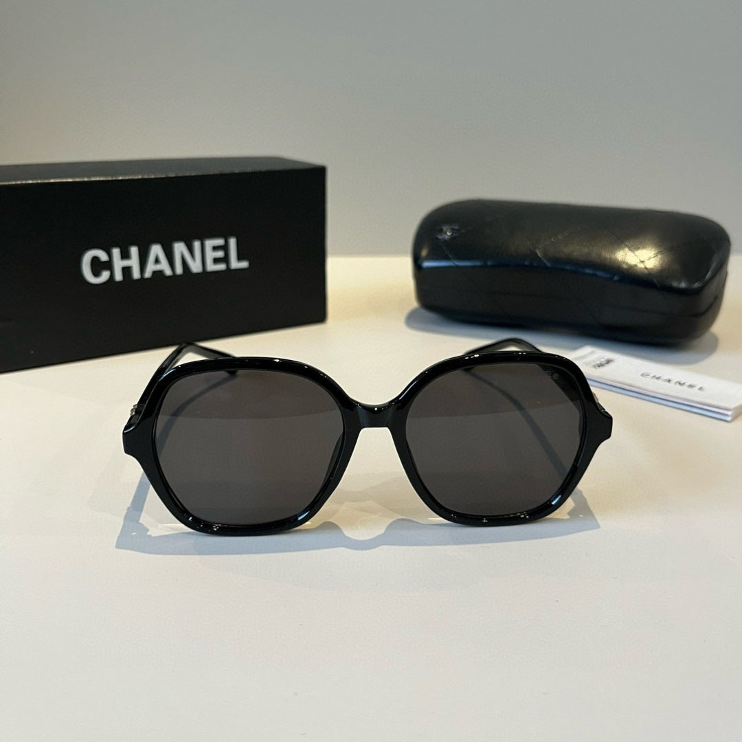 Chanel Blue-Light Fashion Black Lens Sunglasses for Men & Women - 382282 - detail image 2