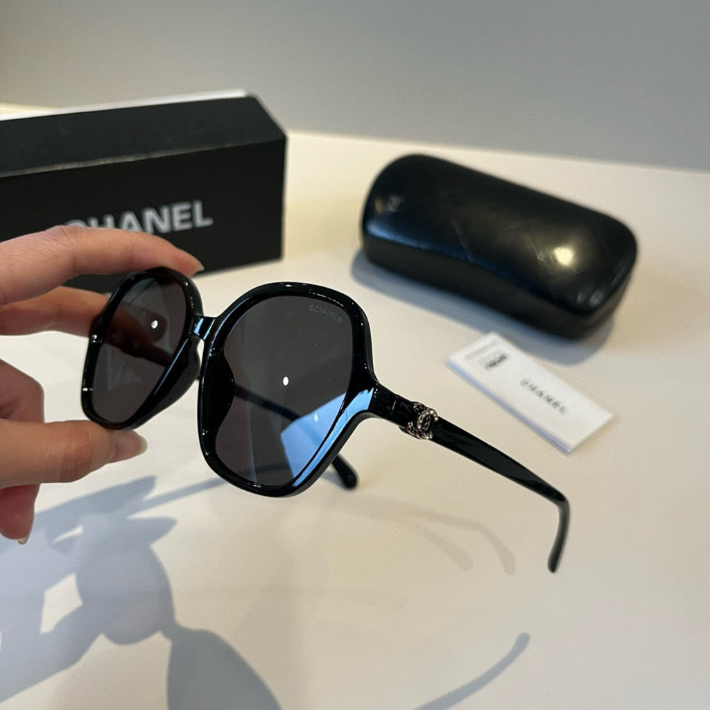 Chanel Blue-Light Fashion Black Lens Sunglasses for Men & Women - 382282 - detail image 4