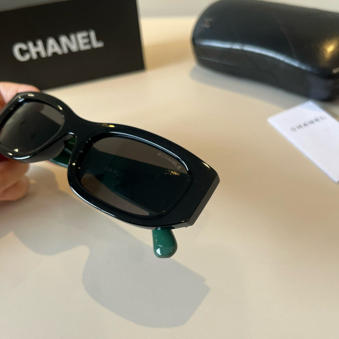 Chanel Fashion Black Lens Sunglasses for Men & Women - 867007 - detail image 9