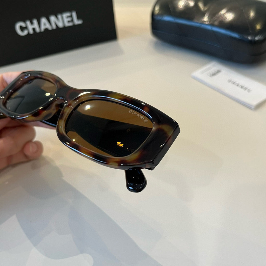 Chanel Fashion Black Lens Sunglasses for Men & Women - 382284 - detail image 6