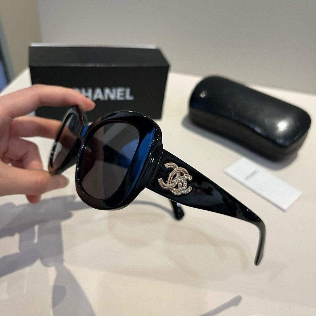 Chanel Fashion Black Lens Sunglasses for Men & Women - 867010 - detail image 4