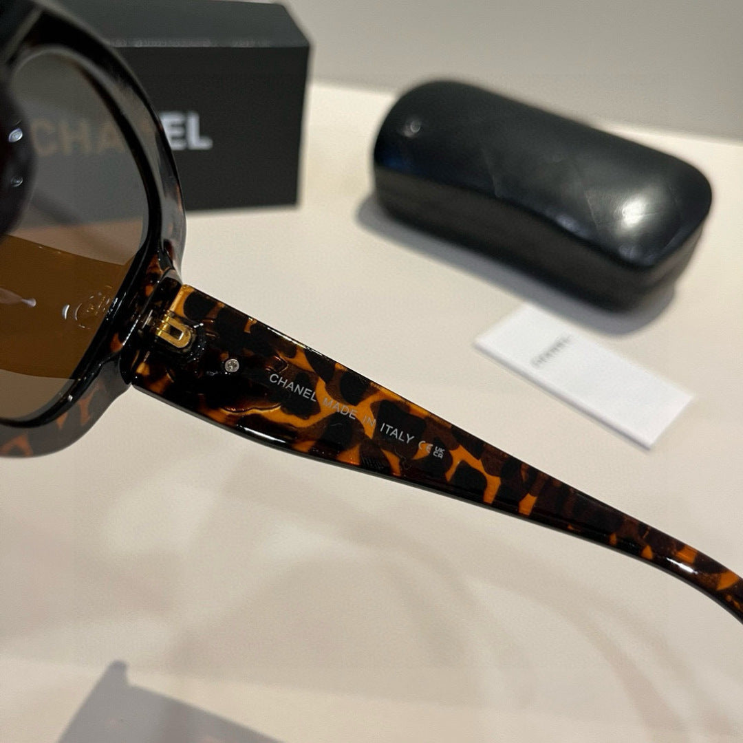 Chanel Fashion Black Lens Sunglasses for Men & Women - 867012 - detail image 9