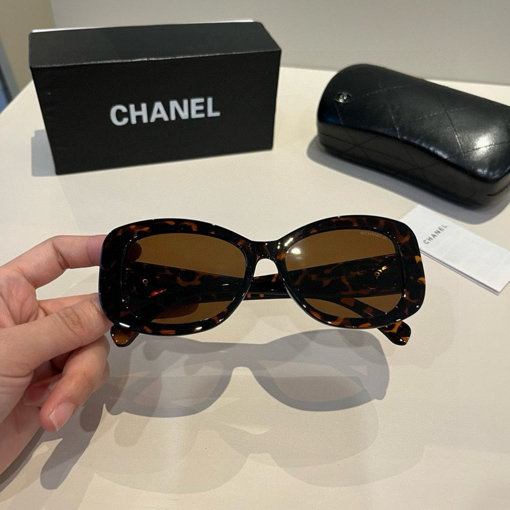 Chanel Fashion Black Lens Sunglasses for Men & Women - 867012 - detail image 5