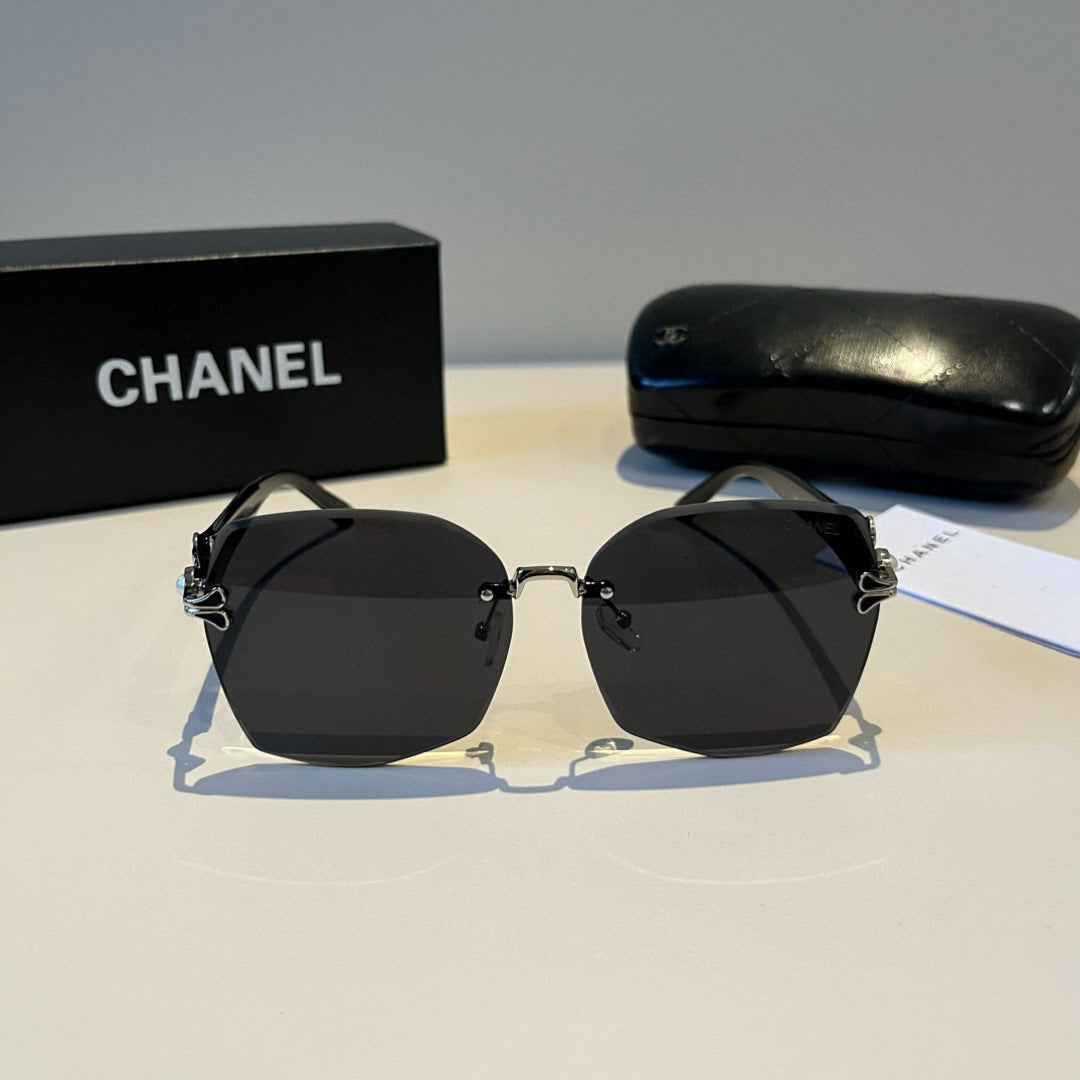 Chanel Fashion Black Lens Sunglasses for Men & Women - 449008 - detail image 2
