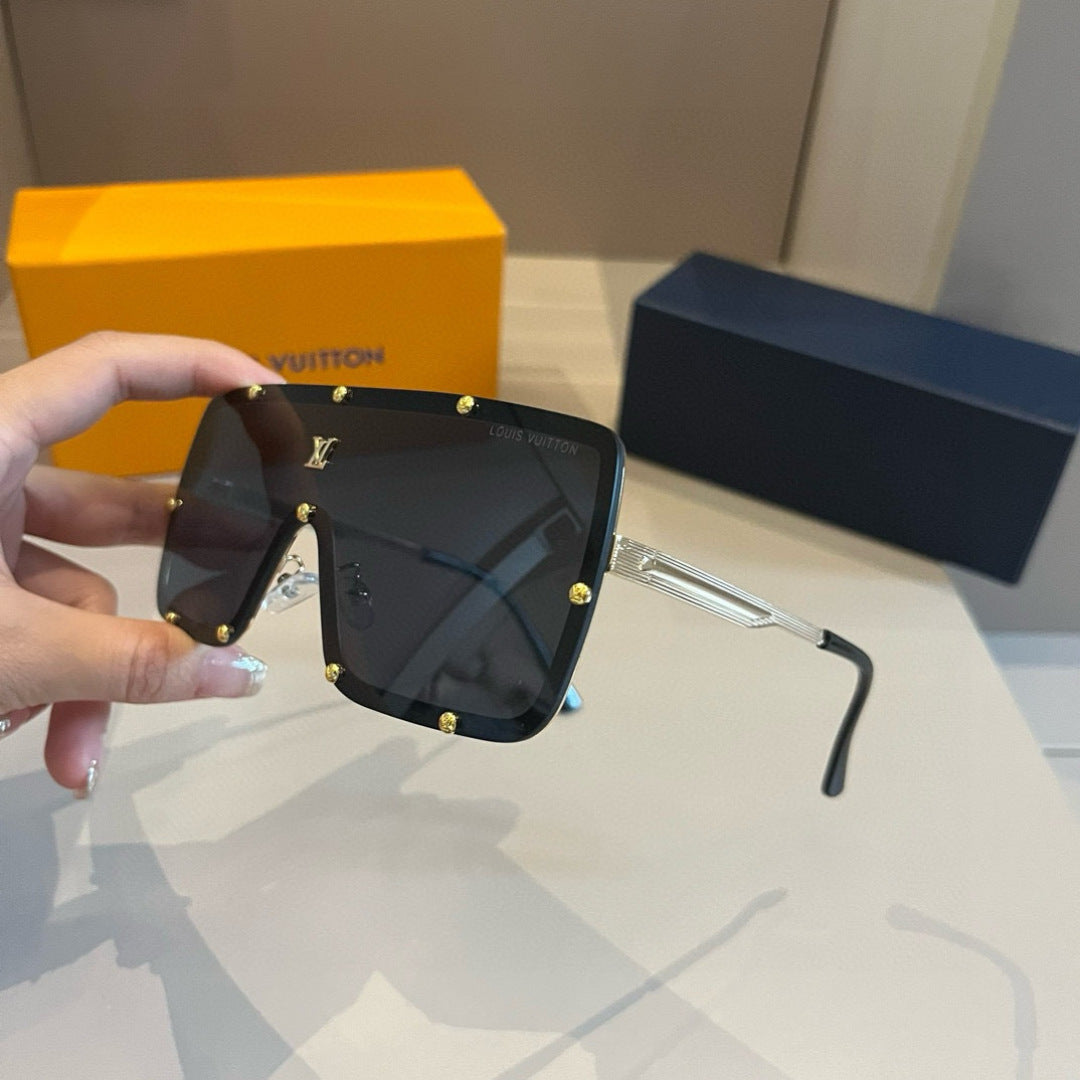 Louis Vuitton Fashion Gold Lens Sunglasses for Men & Women - 493093 - detail image 4