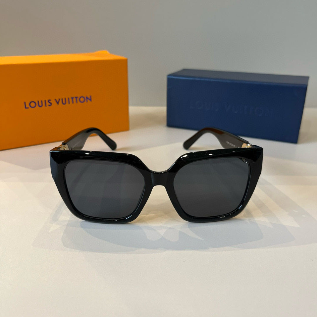 Louis Vuitton Slim Black Lens Sunglasses for Men & Women - 431137 - detail image 2