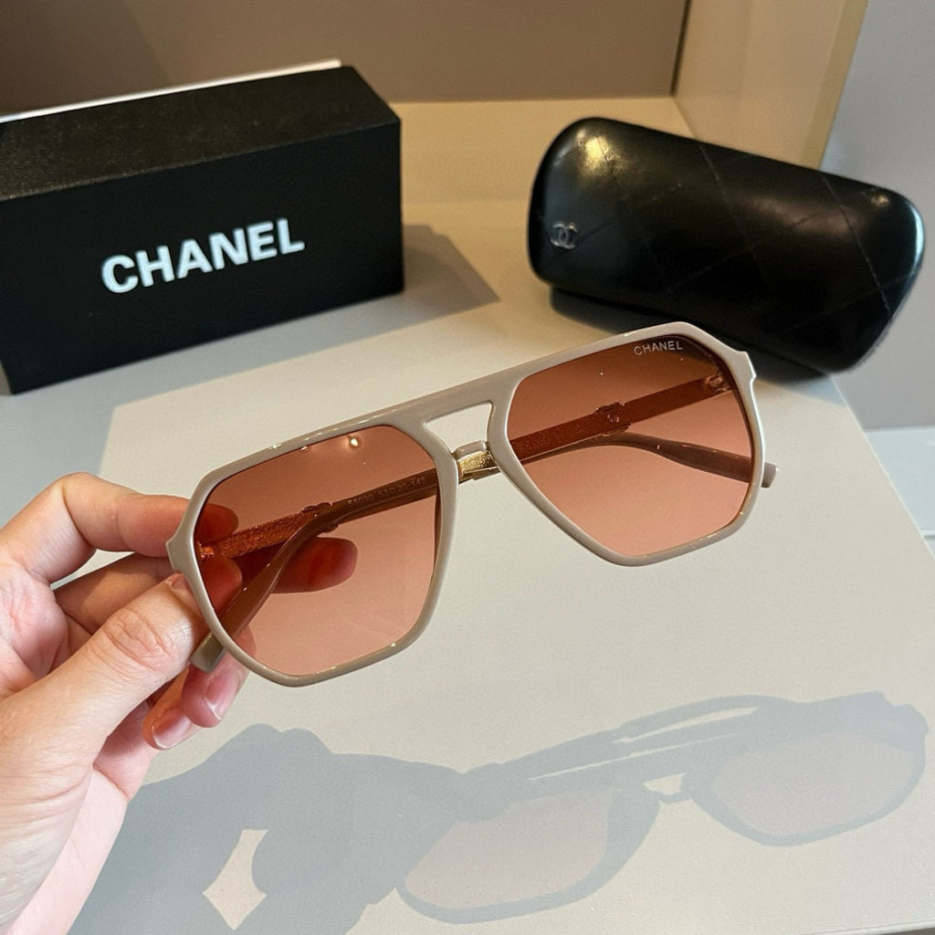 Chanel Oversized Gold Lens Sunglasses for Men & Women - 867034 - detail image 3