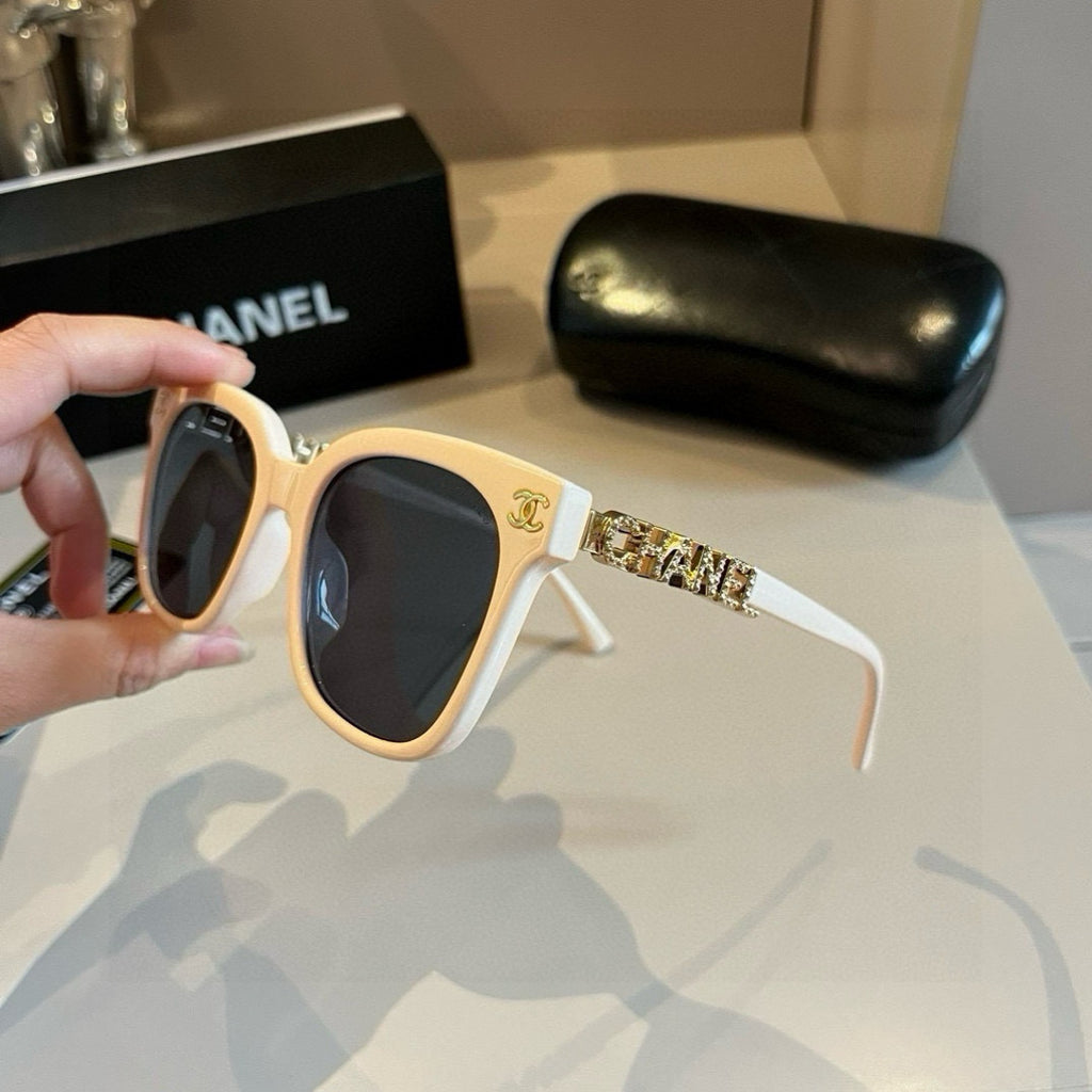 Chanel Fashion Gold Lens Sunglasses for Men & Women - 867038 - detail image 3