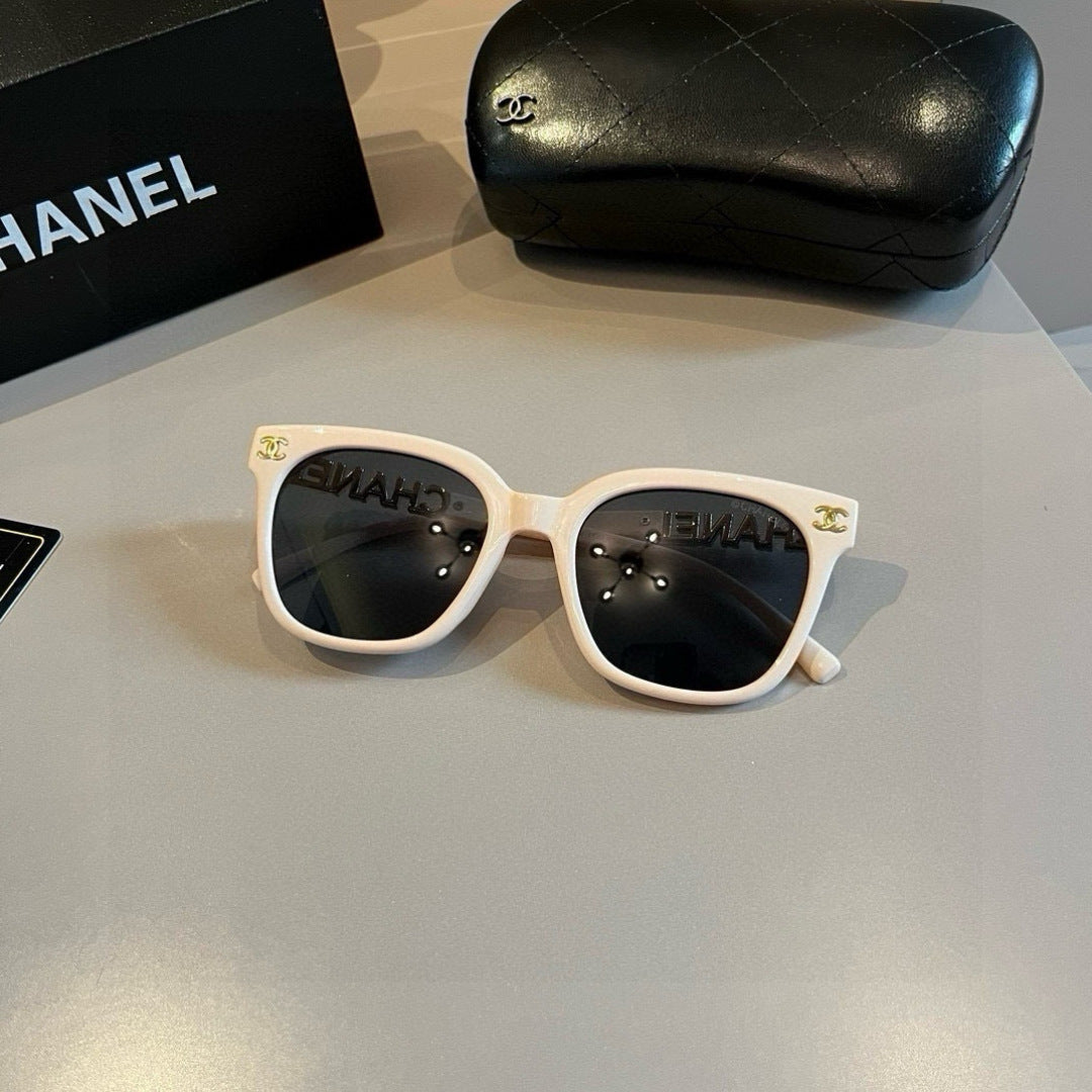 Chanel Fashion Gold Lens Sunglasses for Men & Women - 867038 - detail image 4