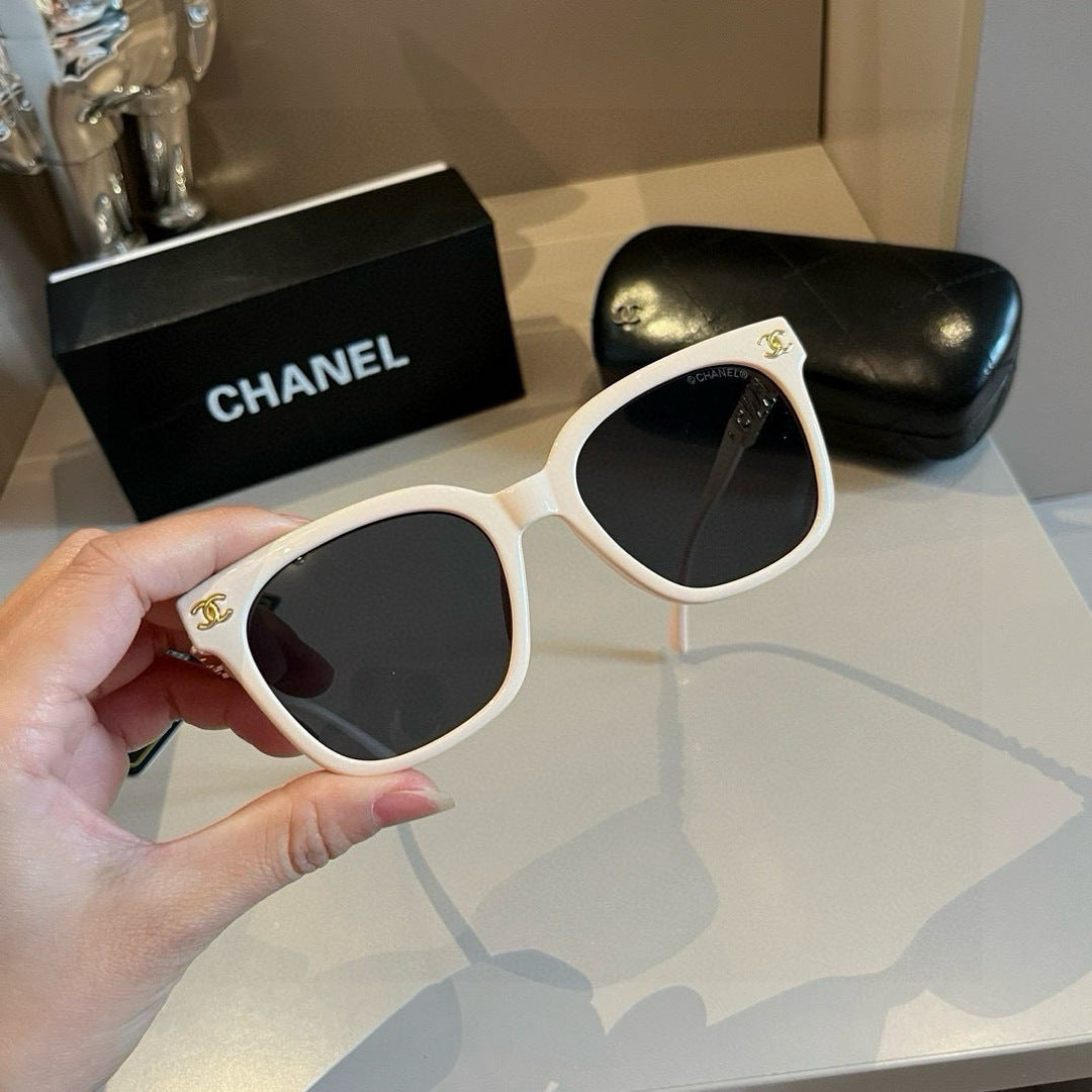Chanel Fashion Gold Lens Sunglasses for Men & Women - 867038 - detail image 2