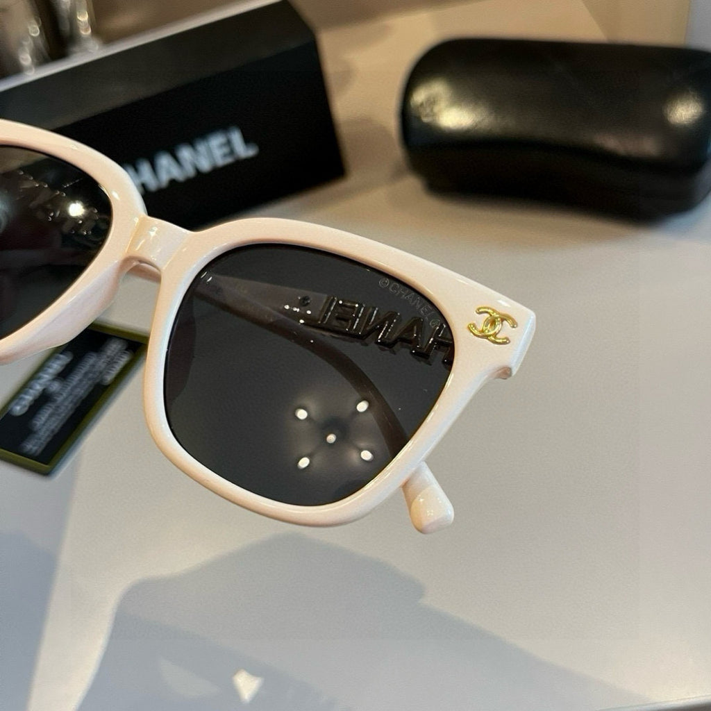 Chanel Fashion Gold Lens Sunglasses for Men & Women - 448988 - detail image 7