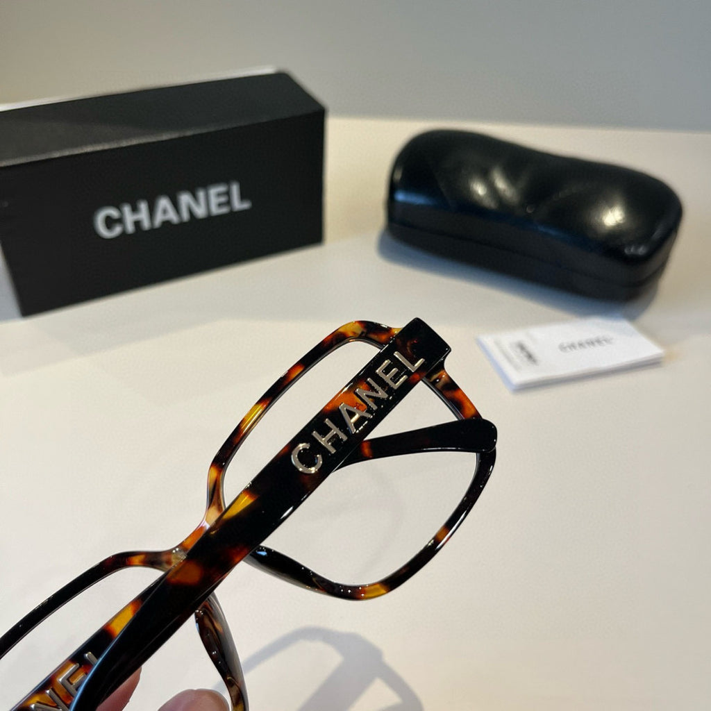 Chanel Oversized Silver Lens Sunglasses for Men & Women - 415204 - detail image 8