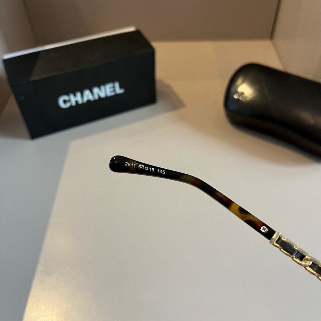 Chanel Oversized Silver Lens Sunglasses for Men & Women - 867045 - detail image 10