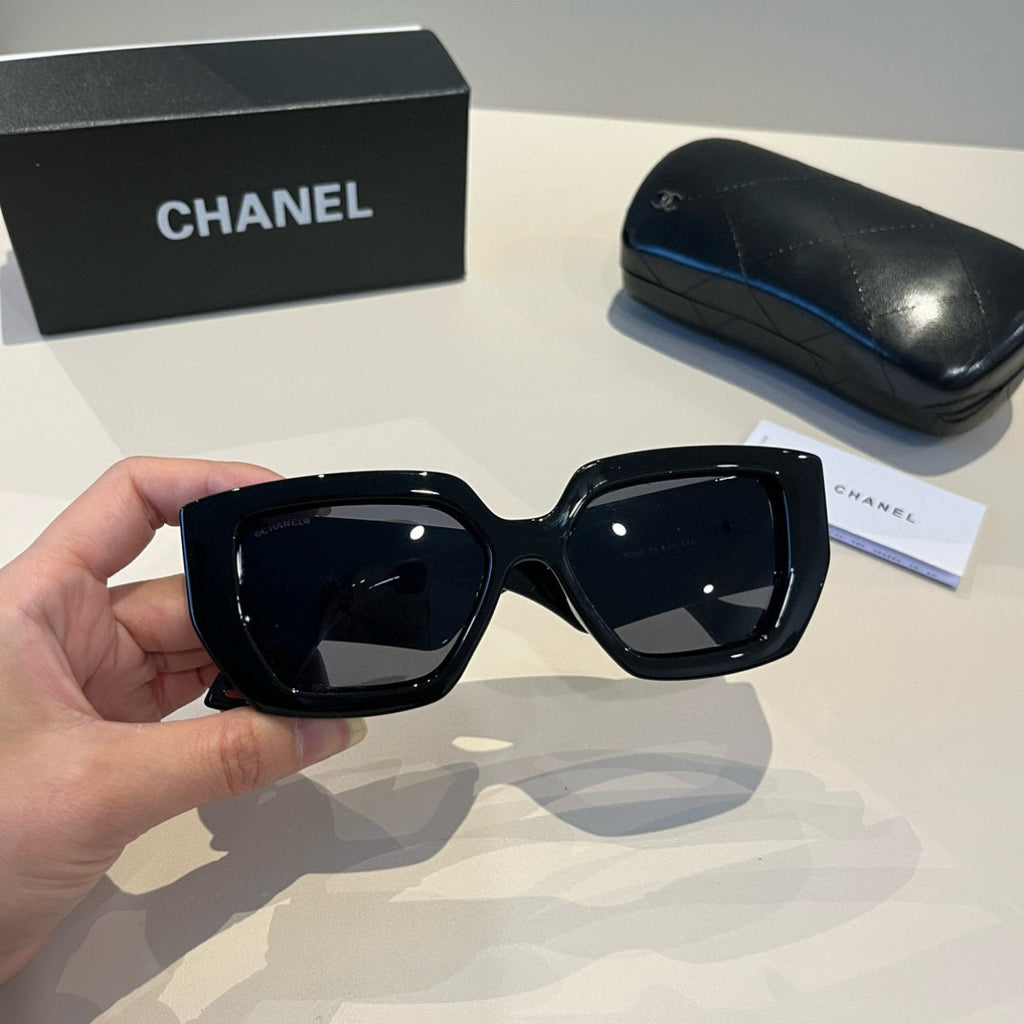 Chanel Fashion Black Lens Sunglasses for Men & Women - 867048 - detail image 8