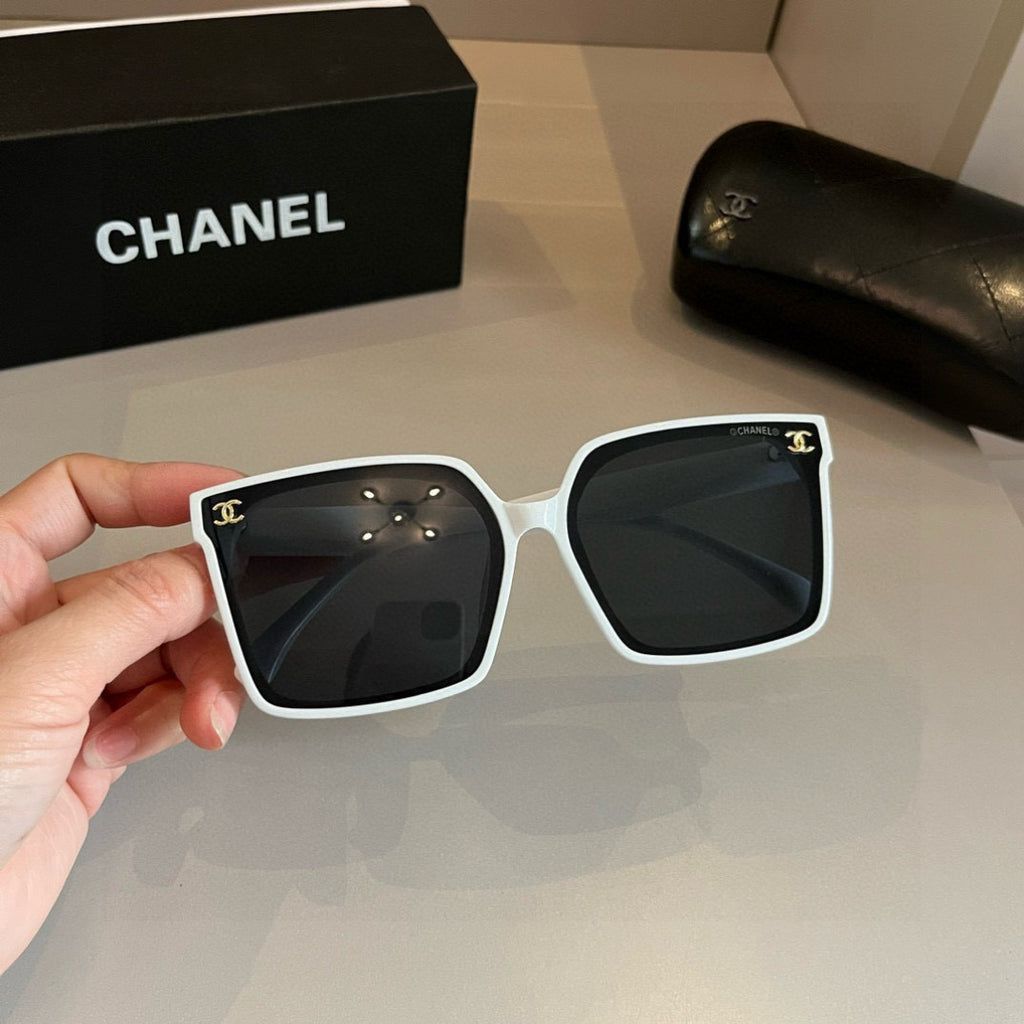 Chanel Blue-Light Fashion Silver Lens Sunglasses for Men & Women - 493552 - detail image 3