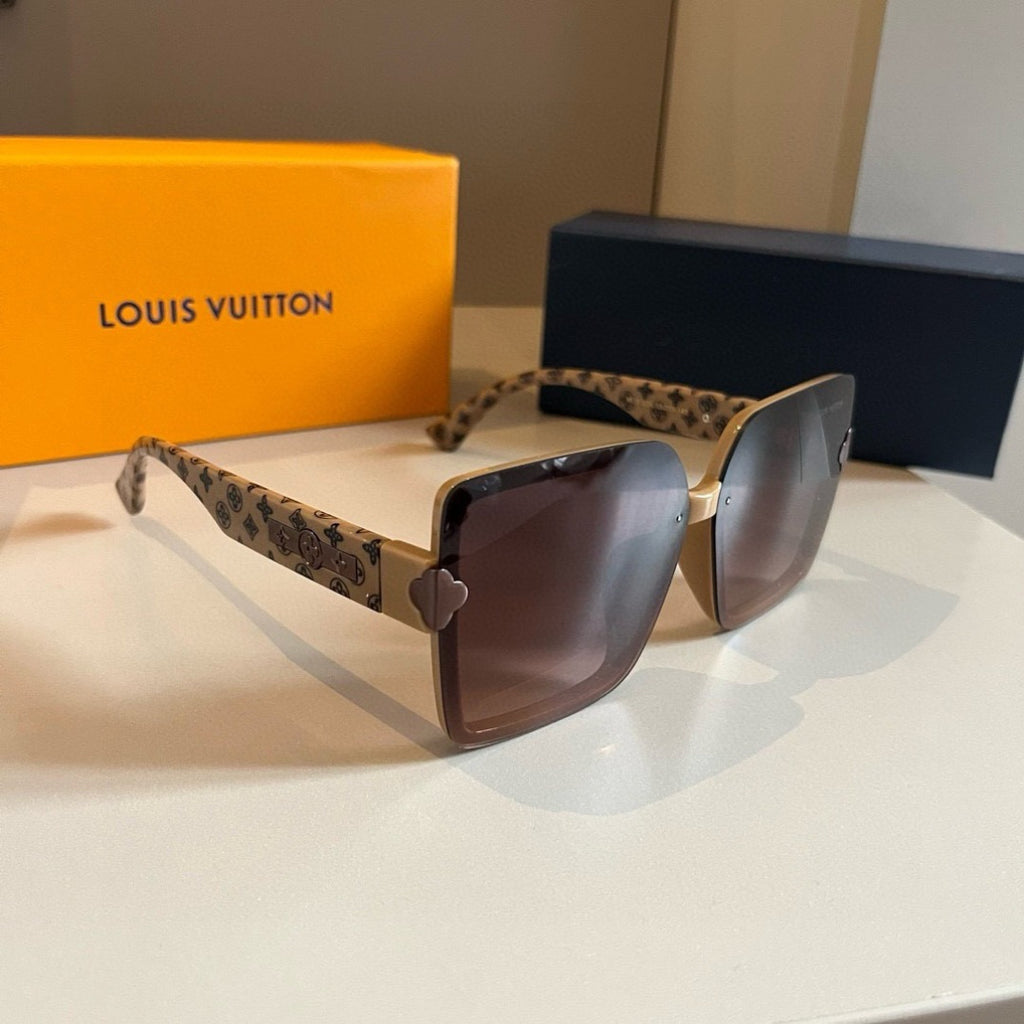 Louis Vuitton Fashion Gold Lens Sunglasses for Men & Women - 933780