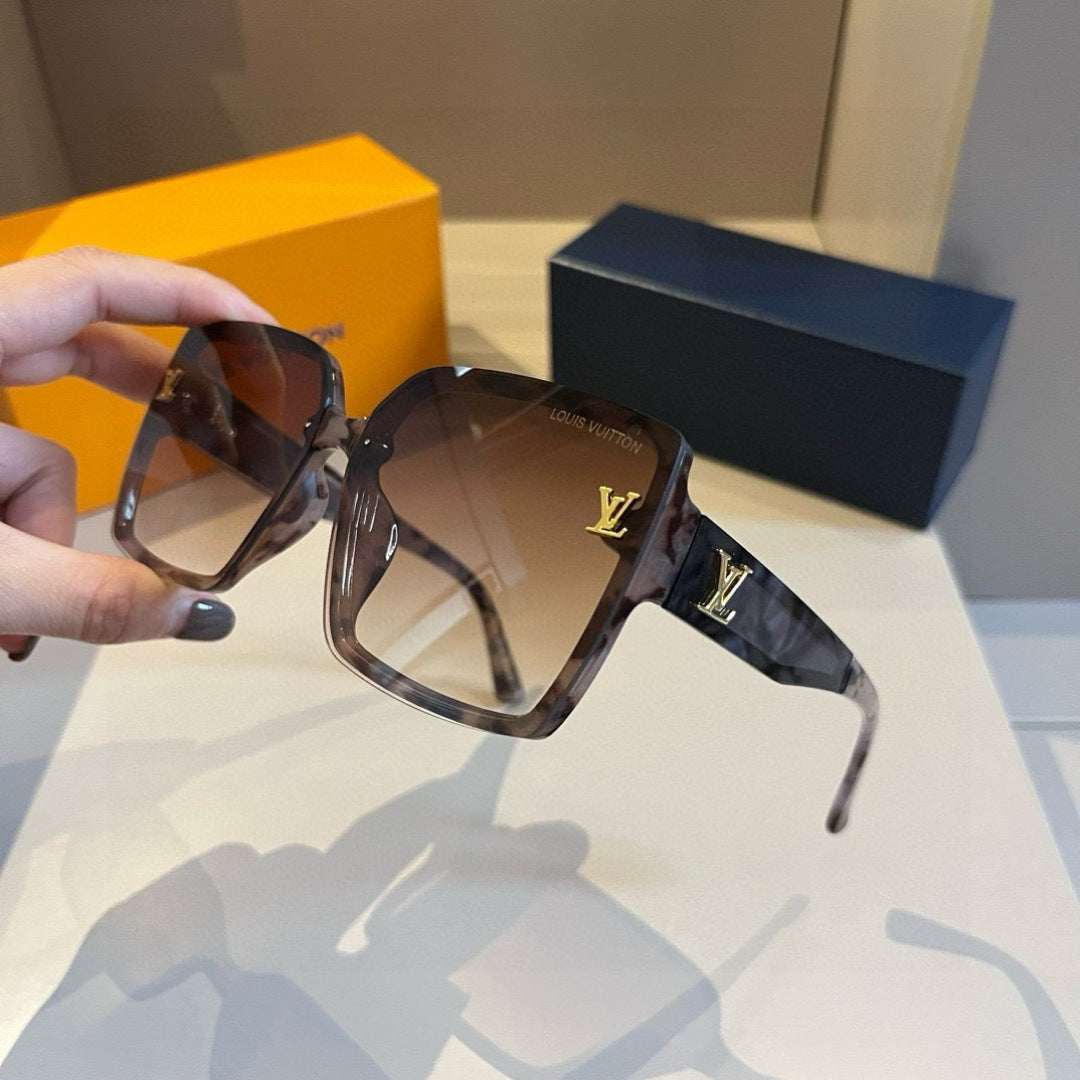 Louis Vuitton Fashion Gold Lens Sunglasses for Men & Women - 431143 - detail image 4