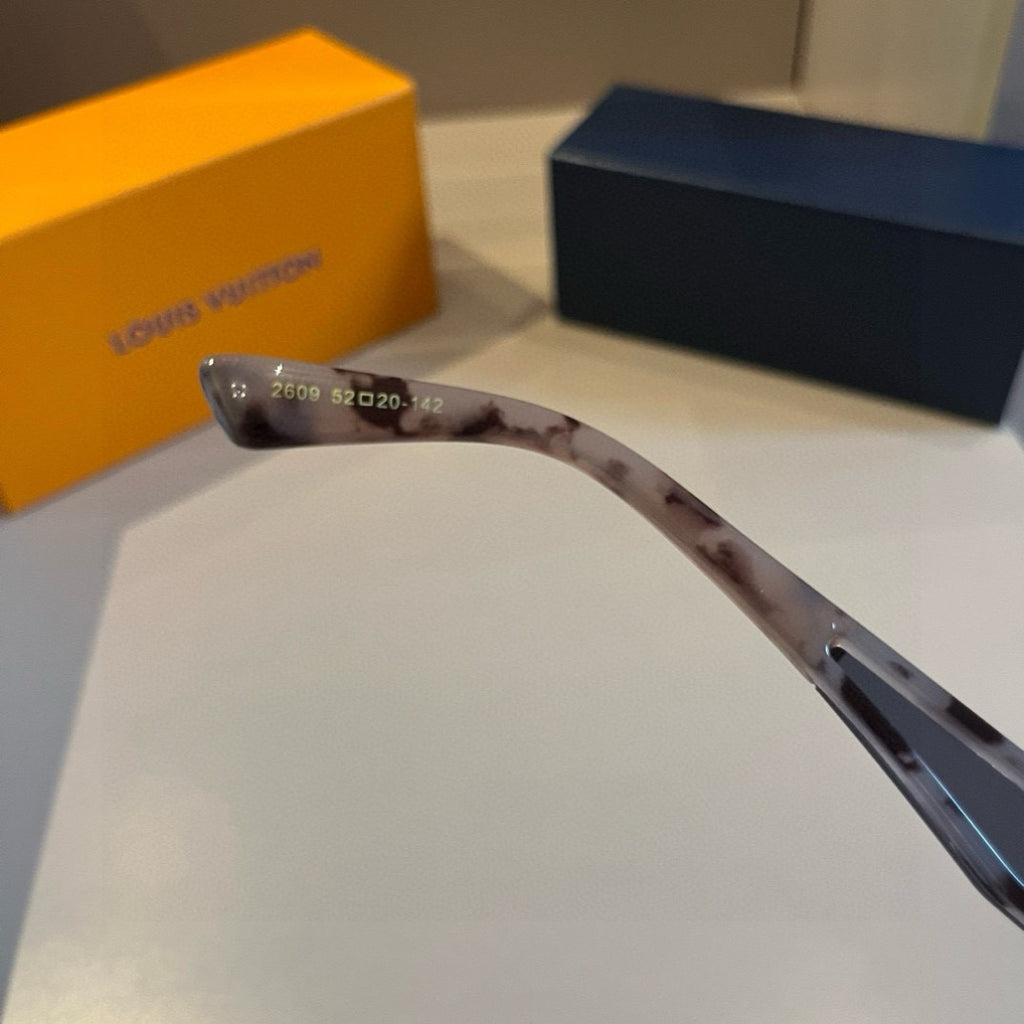 Louis Vuitton Fashion Gold Lens Sunglasses for Men & Women - 381794 - detail image 10