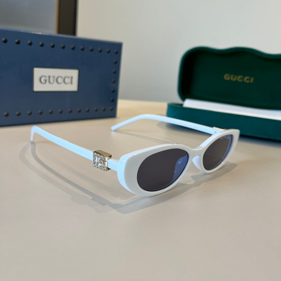 Gucci Polarized Fashion Silver Lens Sunglasses for Men & Women - 866935