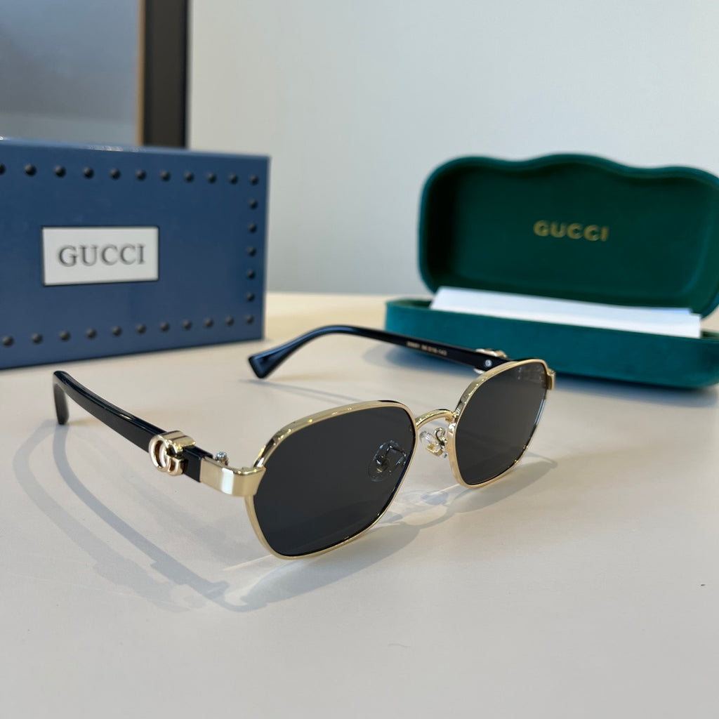 Gucci Polarized Fashion Silver Lens Sunglasses for Men - 381961