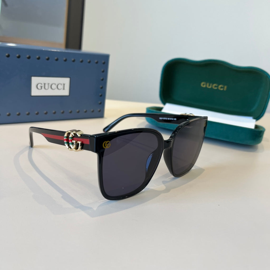 Gucci Oversized Black Lens Sunglasses for Men & Women - 866939